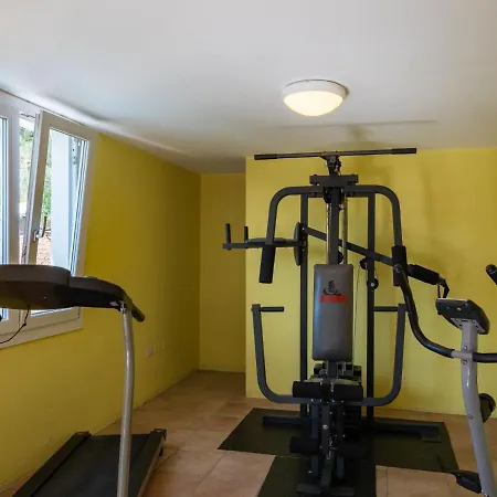 Giallo - Ptb152 By Interhome