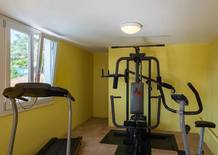 Giallo - Ptb152 By Interhome